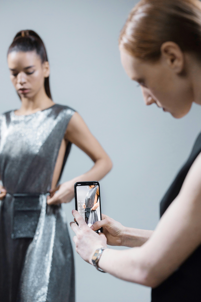 How to Use Social Media Without Losing Your Mind