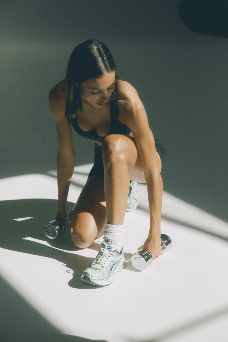 lockeroom-fear-woman