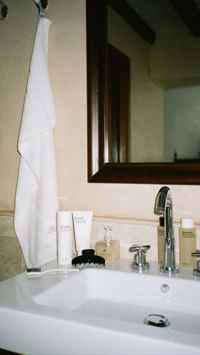 clean-girl-aesthetic-dirty-side